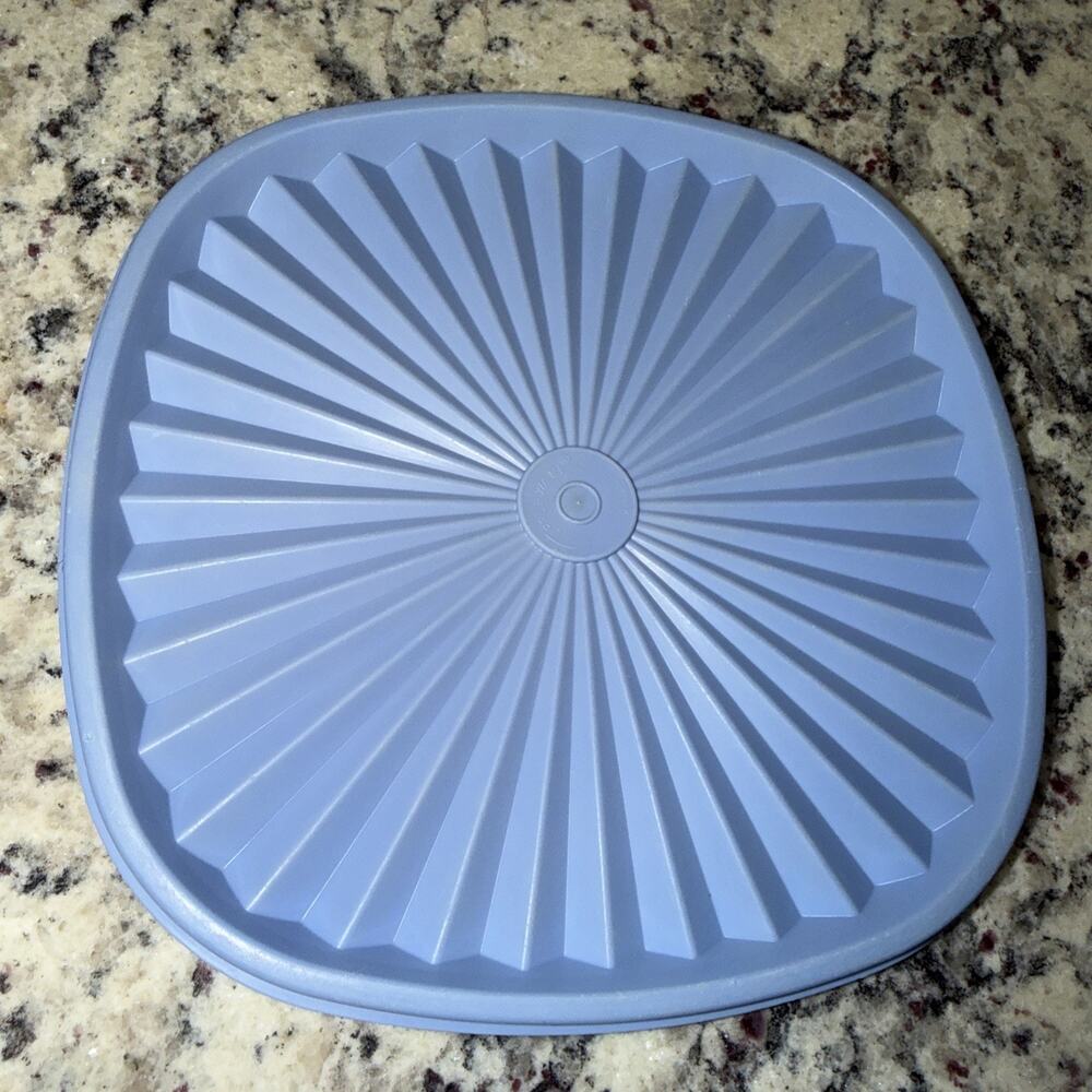 Tupperware Square Wonderlier Seal Lid Only Blue Medium 8 Inch Gently Used EUC